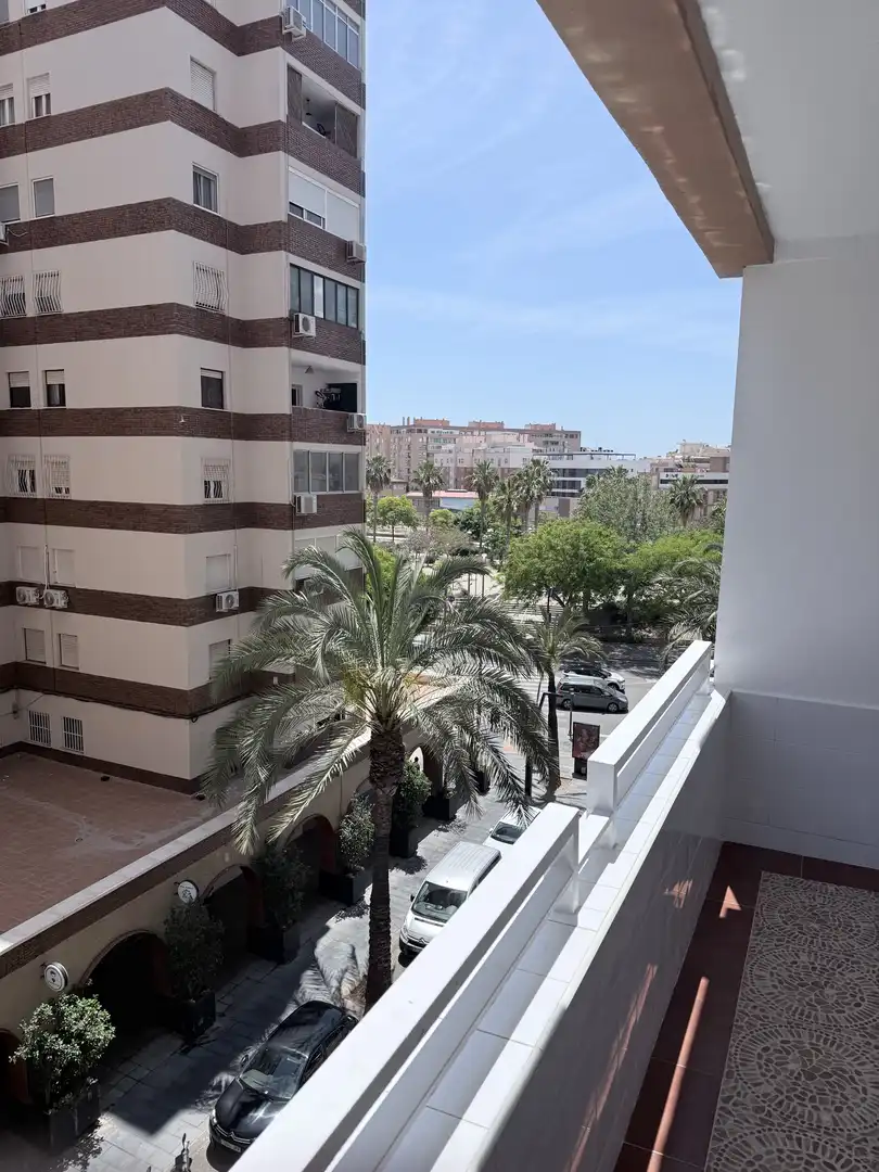 Vista exterior de Estudio en venta en Almería con Terraza