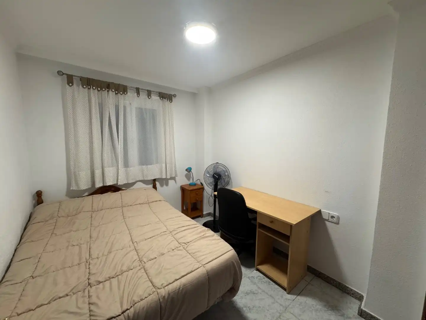 Room in Calle Héroe de Sostoa, 78, La Princesa