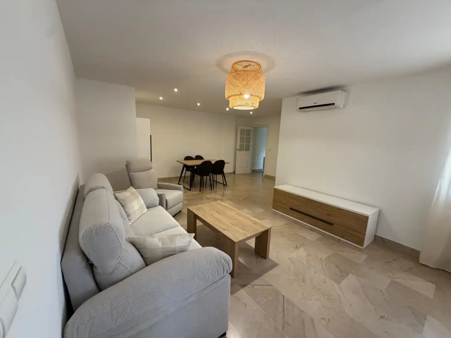 Living room of Flat for rent in Armilla  with Air Conditioner, Heating and Furnished
