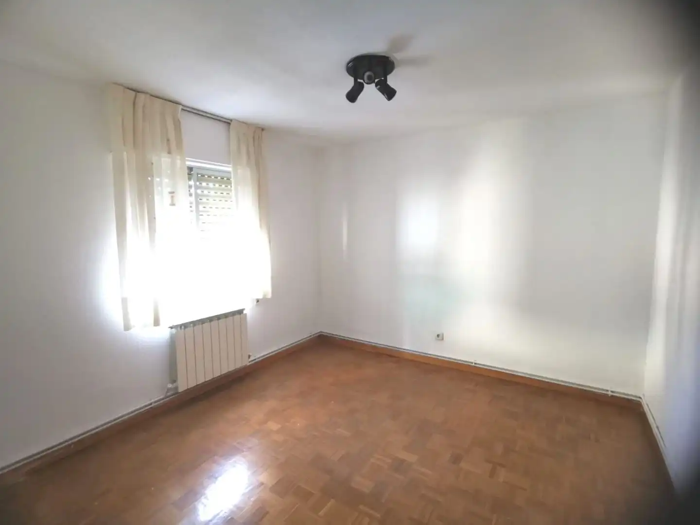 Flat for rent in Calle Paula de la Vega, 4, Pinar del Rey Bedroom of Flat for rent in Madrid with Heating and Parquet flooring