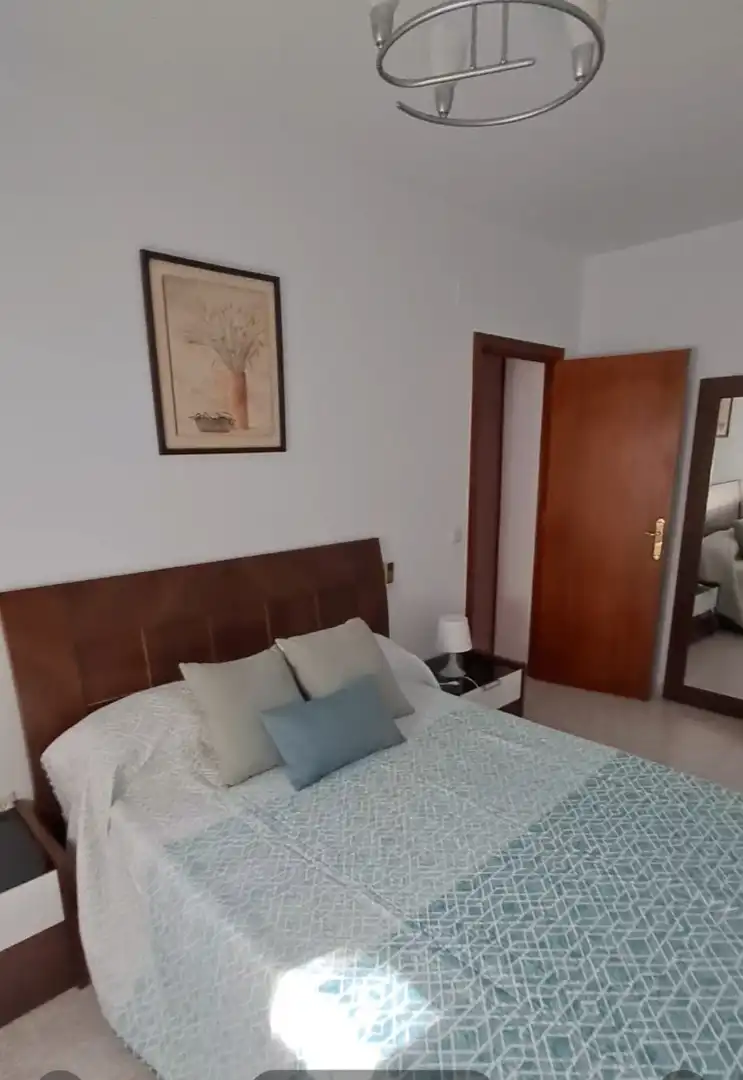Wohnung zur Miete in Calle Mérida, 11, Jaraíz de la Vera Schlafzimmer von Wohnung zur Miete in Jaraíz de la Vera mit Privatgarten, Terrasse und Möbliert