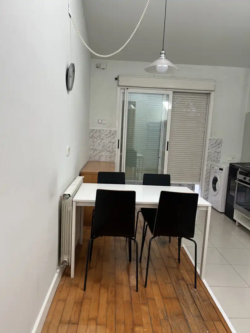 Menjador de Pis per a compartir en Tudela amb Jardí privat, Parquet i Moblat