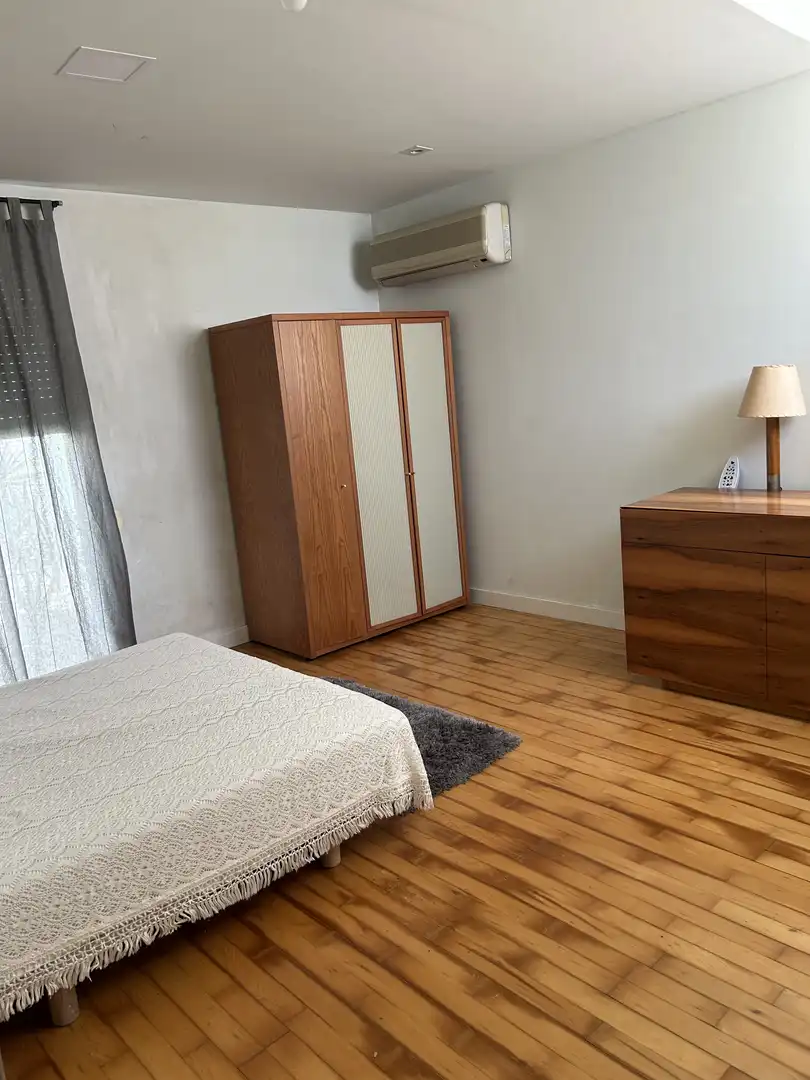 Dormitori de Pis per a compartir en Tudela amb Jardí privat, Parquet i Moblat