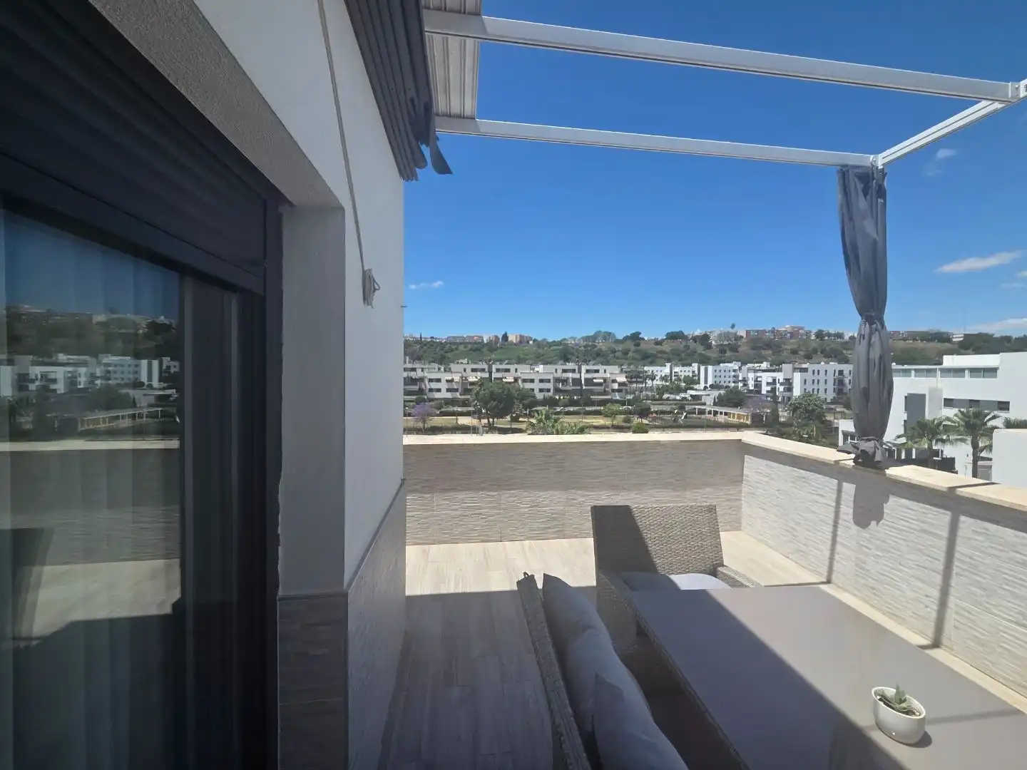 Attic for sale in Barrio Alto Terrace of Attic for sale in San Juan de Aznalfarache with Air Conditioner, Terrace and Swimming Pool