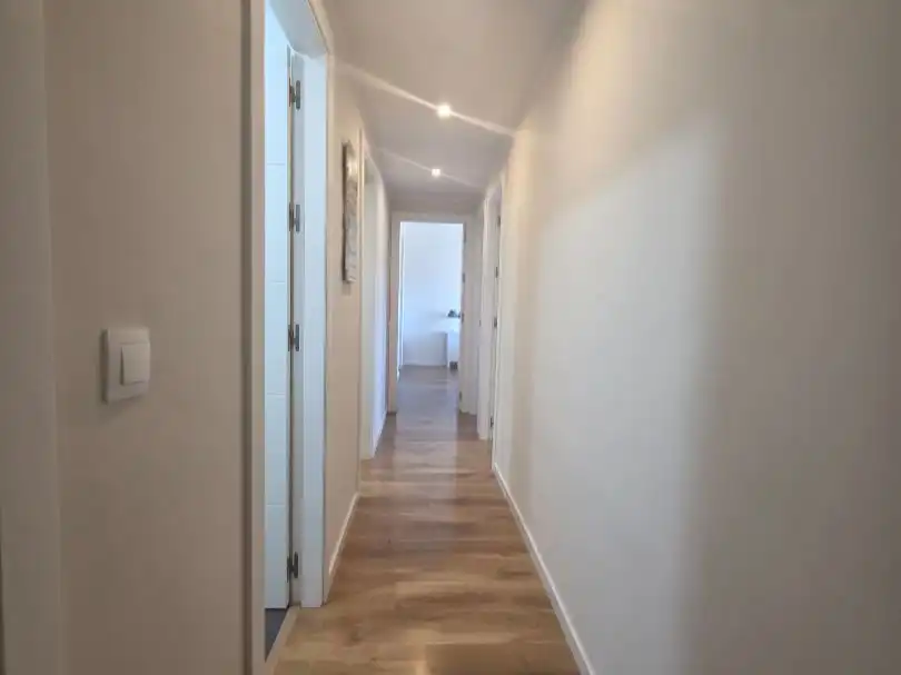 Attic for sale in Barrio Alto Attic for sale in San Juan de Aznalfarache with Air Conditioner, Terrace and Swimming Pool