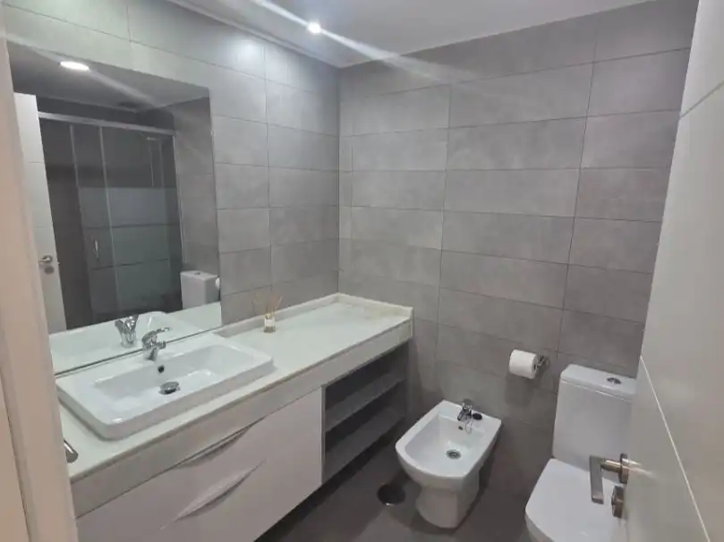 Attic for sale in Barrio Alto Bathroom of Attic for sale in San Juan de Aznalfarache with Air Conditioner, Terrace and Swimming Pool