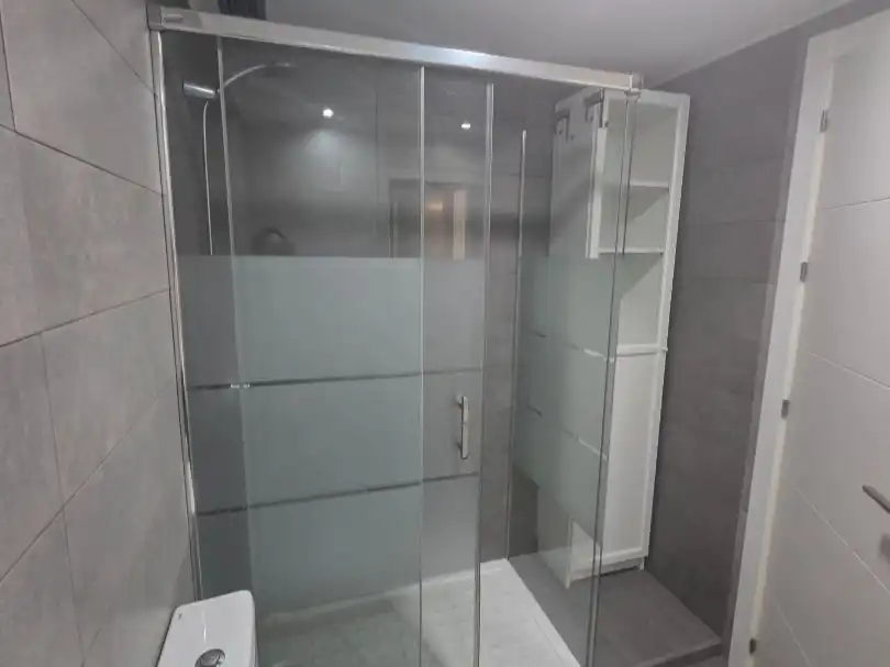 Attic for sale in Barrio Alto Bathroom of Attic for sale in San Juan de Aznalfarache with Air Conditioner, Terrace and Swimming Pool