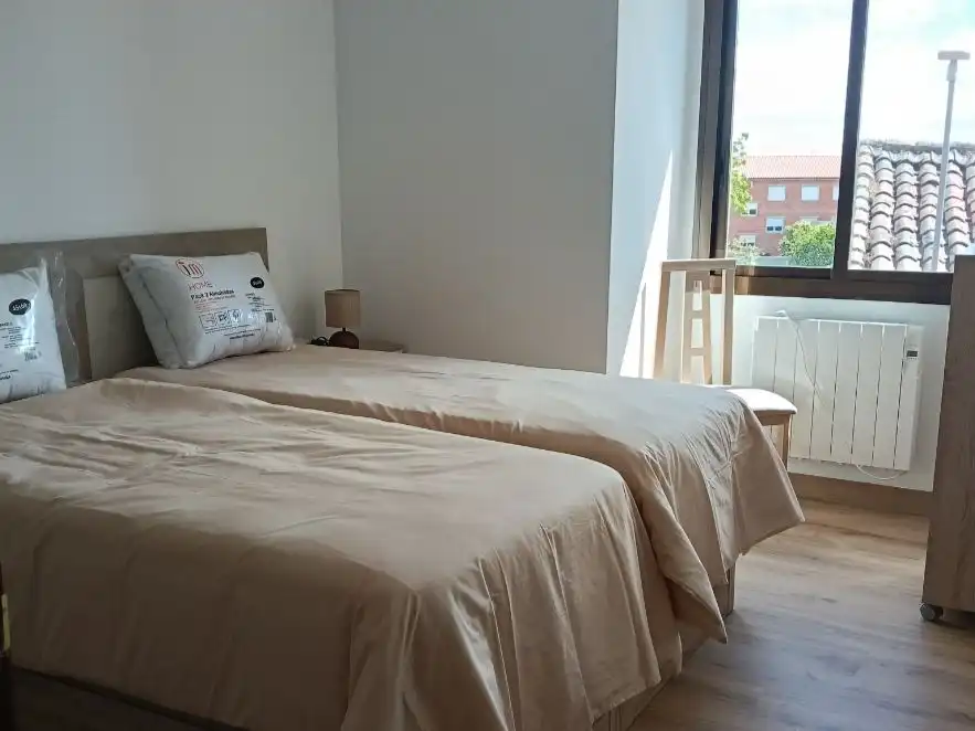 Piso de alquiler en Calle Barrioscuro, 15, Cimanes del Tejar Habitación de Piso de alquiler en Cimanes del Tejar con Calefacción, Parquet y Amueblado