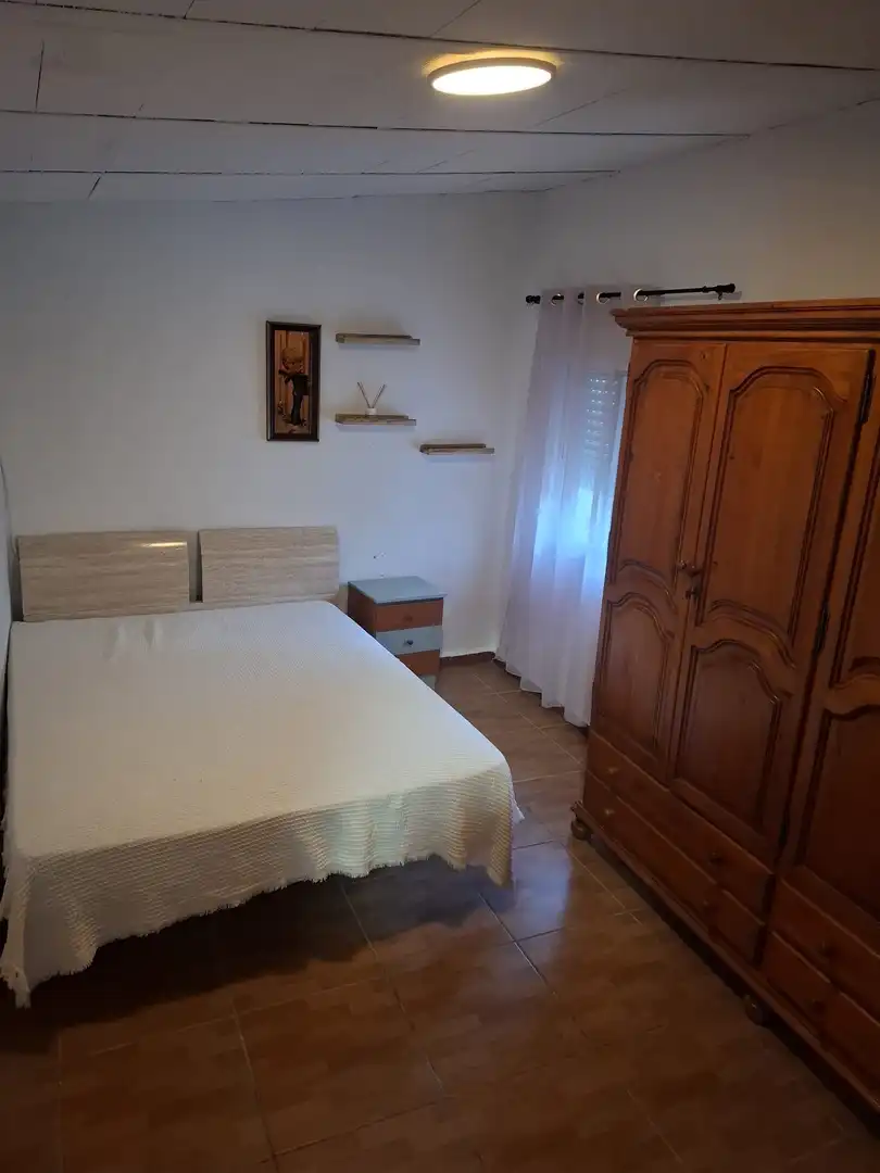 Country house zur Miete in Barriada Íberos, 23, Camino Viejo de Málaga Schlafzimmer von Country house zur Miete in Vélez-Málaga mit Terrasse, Möbliert und Balkon