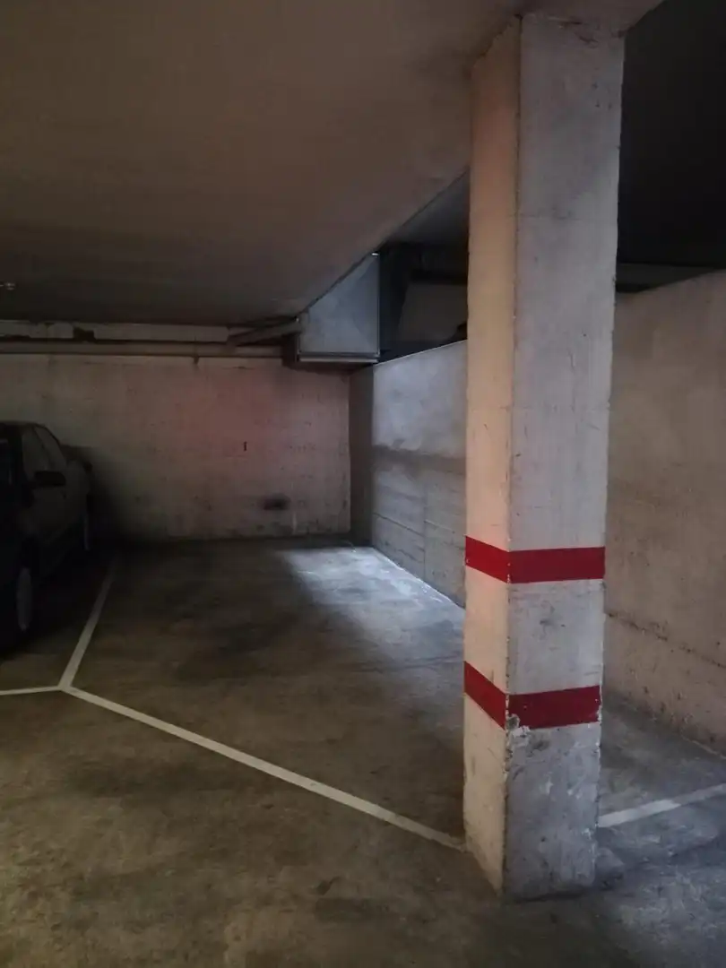 Garage zur Miete in Carrer del Mestre Joan Corrales, 28, La Plana Parkplatz von Garage zur Miete in Esplugues de Llobregat