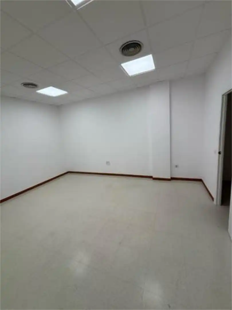 Büro zur Miete in Dos Hermanas mit Klimaanlage