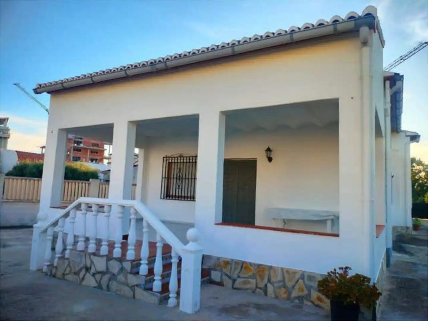 Casa adosada de alquiler en Oliva Playa Vista exterior de Casa adosada de alquiler en Oliva con Terraza, Amueblado y Se aceptan mascotas