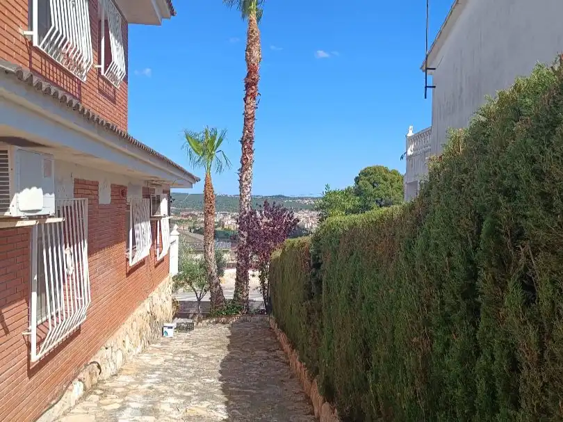 Casa o xalet en venda a Carrer Malva, 2, Nou Vendrell Vista exterior de Casa o xalet en venda en El Vendrell amb Aire condicionat, Terrassa i Piscina