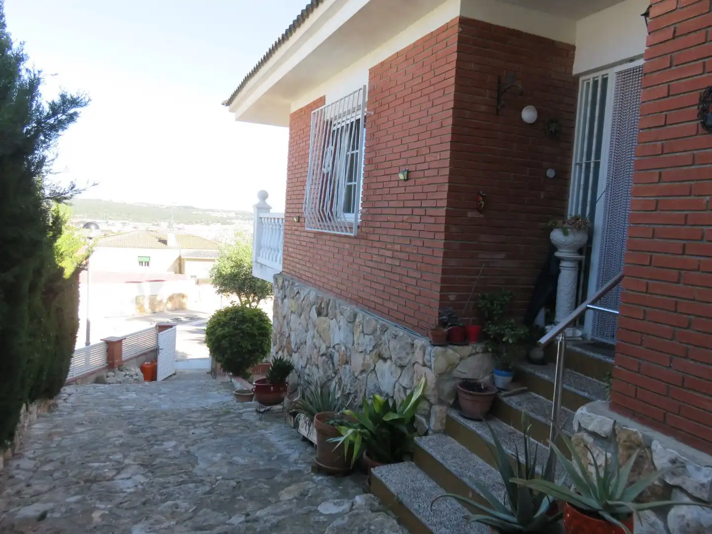 Casa o xalet en venda a Carrer Malva, 2, Nou Vendrell Vista exterior de Casa o xalet en venda en El Vendrell amb Aire condicionat, Terrassa i Piscina