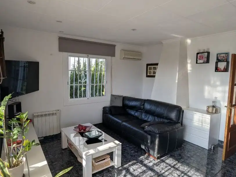 Casa o xalet en venda a Carrer Malva, 2, Nou Vendrell Sala d'estar de Casa o xalet en venda en El Vendrell amb Aire condicionat, Terrassa i Piscina