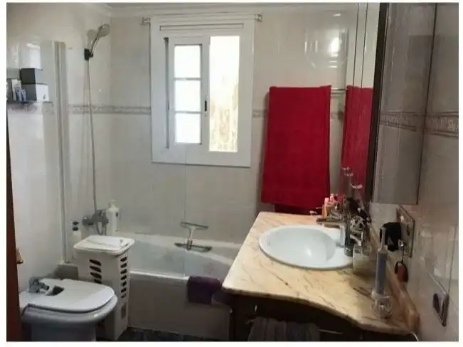 Casa o xalet en venda a Carrer Malva, 2, Nou Vendrell Bany de Casa o xalet en venda en El Vendrell amb Aire condicionat, Terrassa i Piscina