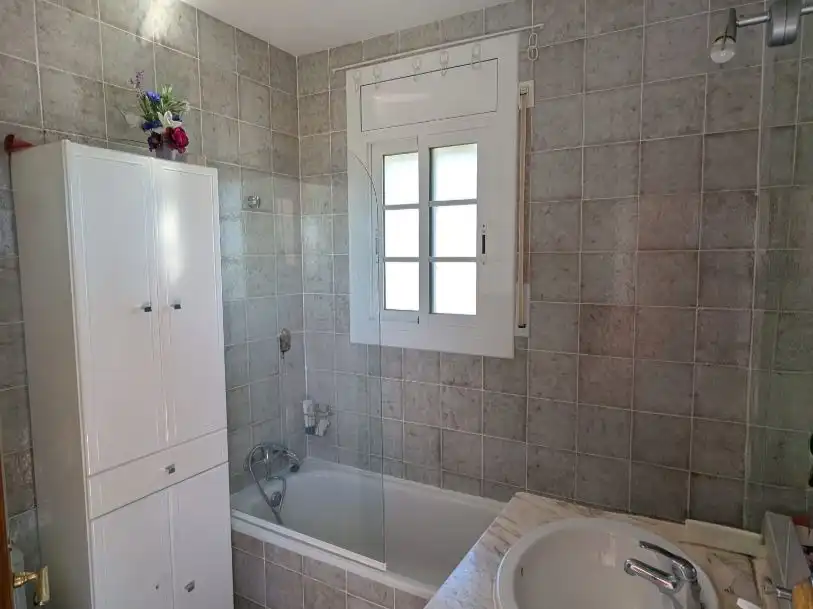 Casa o xalet en venda a Carrer Malva, 2, Nou Vendrell Bany de Casa o xalet en venda en El Vendrell amb Aire condicionat, Terrassa i Piscina