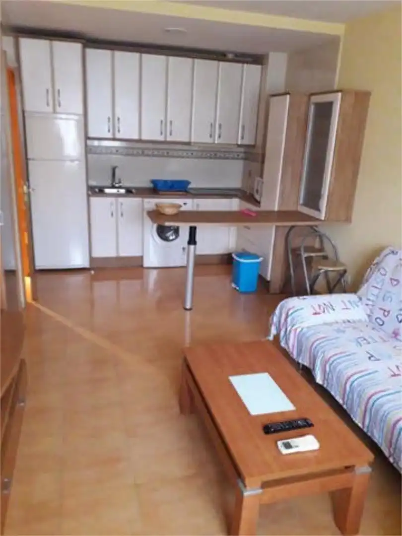 Cuina de Apartament de lloguer en Venta de Baños amb Calefacció, Traster i Moblat