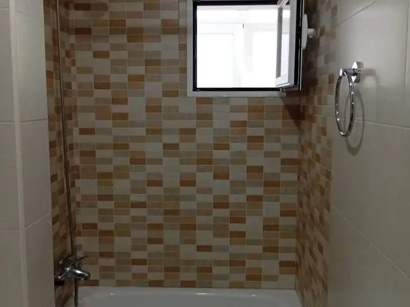 Flat for rent in Calle de los Yébenes, 159, Aluche Bathroom of Flat for rent in Madrid with Air Conditioner, Heating and Terrace