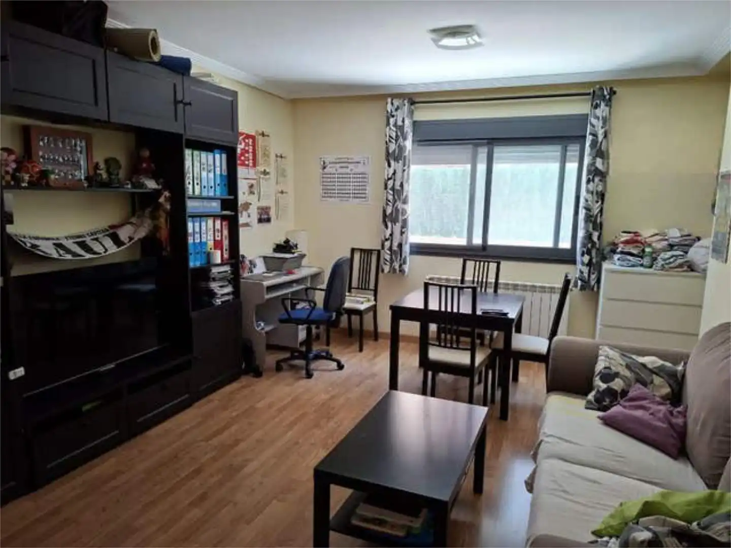 Apartamento en venta en Los Pinos - El Pilar Sala de estar de Apartamento en venta en Plasencia