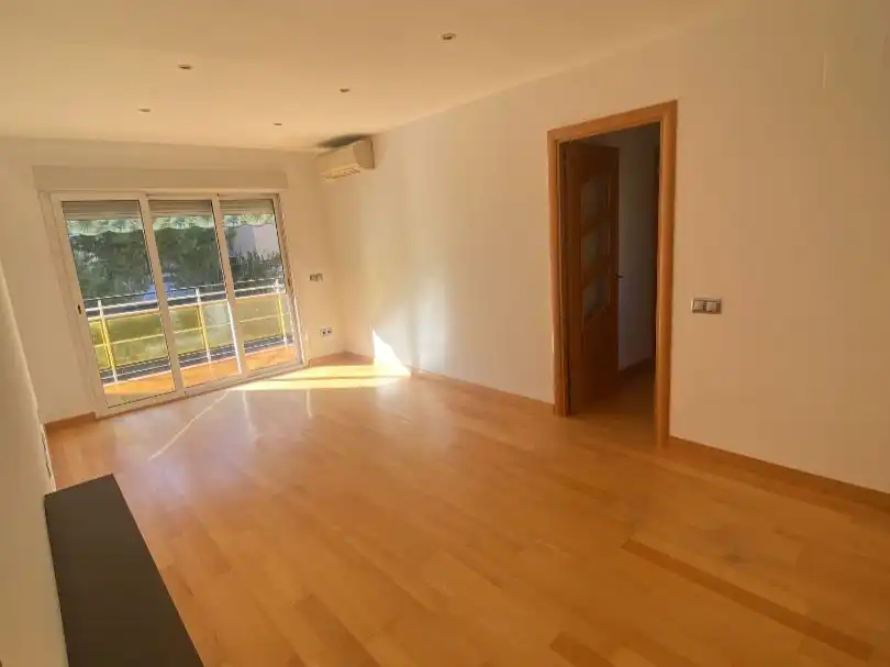 Sala de estar de Piso de alquiler en Coslada con Aire acondicionado, Calefacción y Parquet