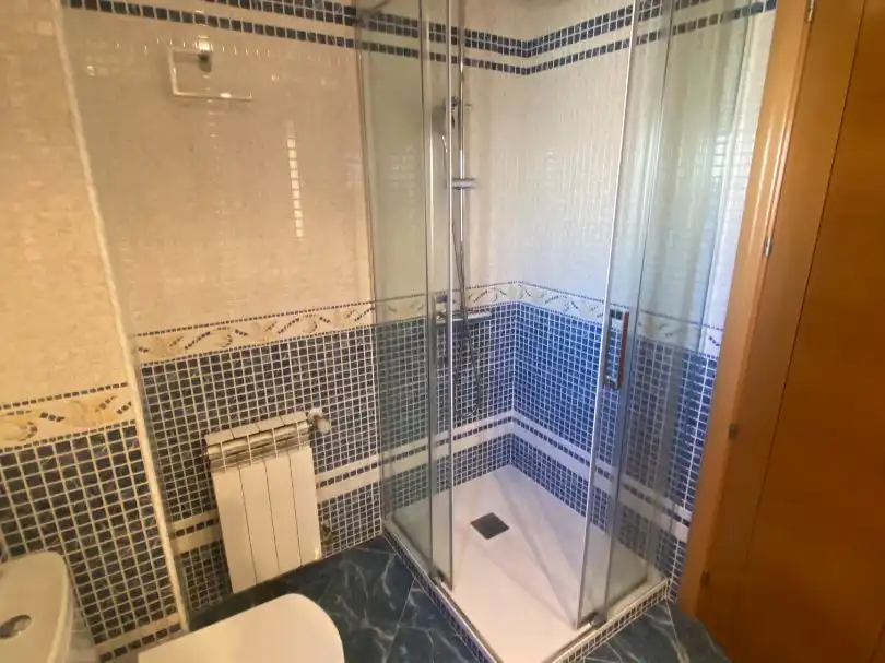 Baño de Piso de alquiler en Coslada con Aire acondicionado, Calefacción y Parquet