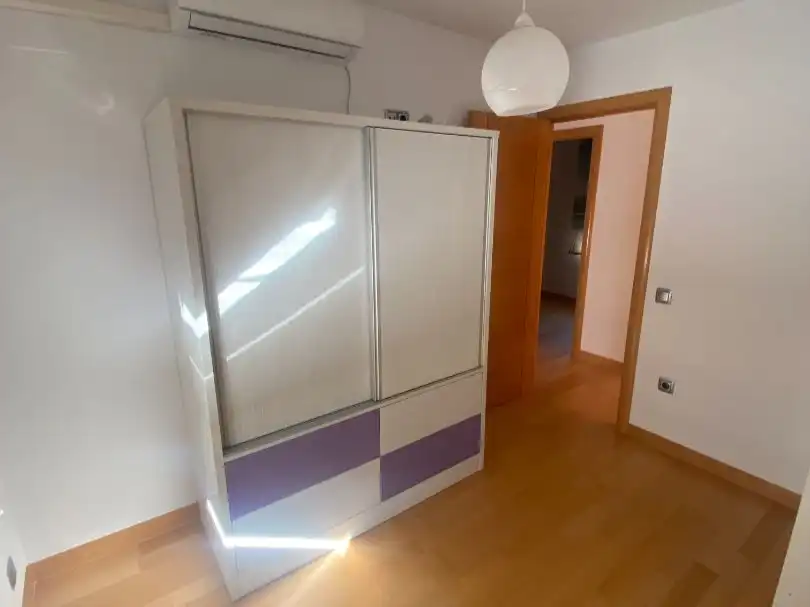 Habitación de Piso de alquiler en Coslada con Aire acondicionado, Calefacción y Parquet