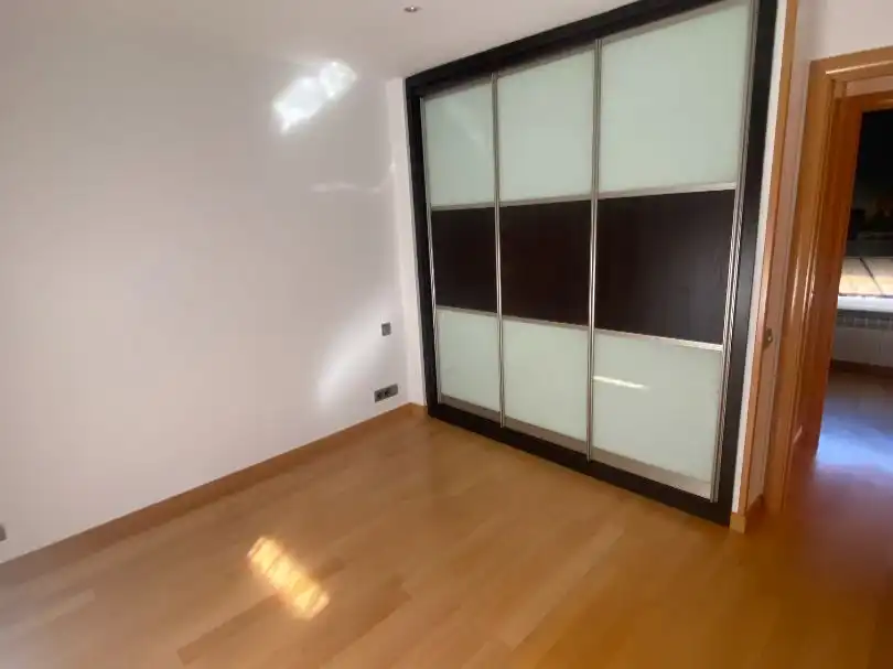 Habitación de Piso de alquiler en Coslada con Aire acondicionado, Calefacción y Parquet
