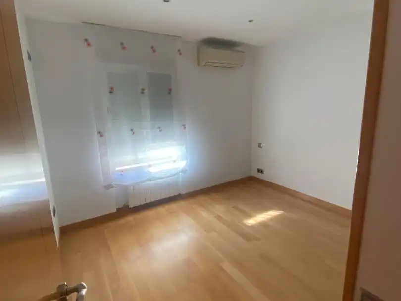 Habitación de Piso de alquiler en Coslada con Aire acondicionado, Calefacción y Parquet