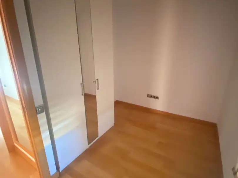 Piso de alquiler en Coslada con Aire acondicionado, Calefacción y Parquet