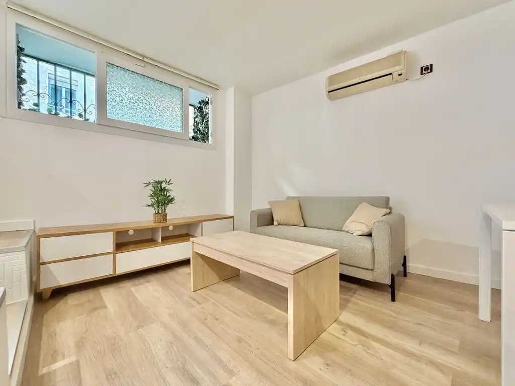 Estudio en venta en Calle de José Calvo, 15, Berruguete Sala de estar de Estudio en venta en Madrid con Aire acondicionado y Amueblado