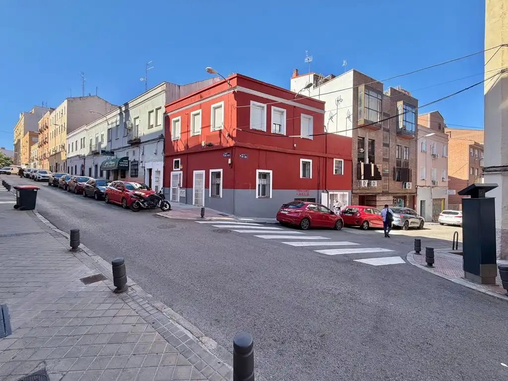 Vista exterior de Estudio en venta en  Madrid Capital con Aire acondicionado