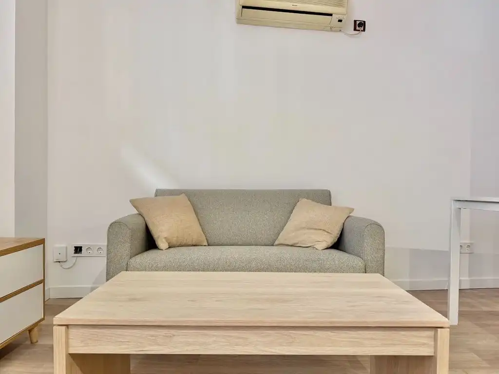 Estudio en venta en Calle de José Calvo, 15, Berruguete Sala de estar de Estudio en venta en Madrid con Aire acondicionado y Amueblado
