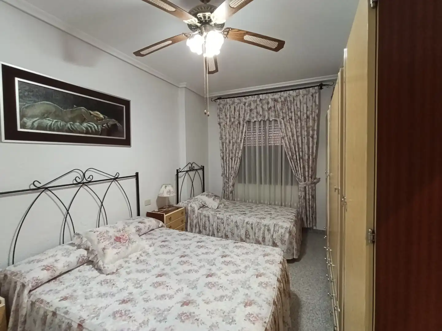 Habitación de Casa adosada en venta en Villarrobledo con Aire acondicionado