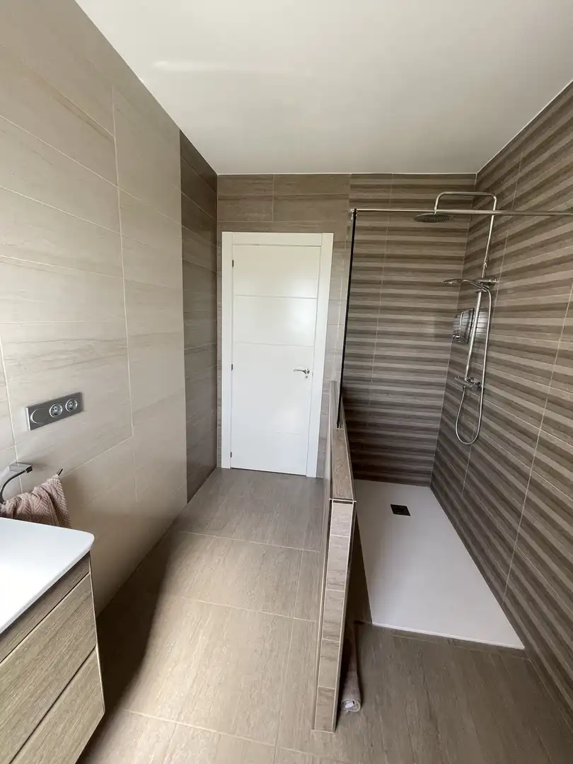 Houses for sale in Camino de las Vueltas, 247, Somió - Cabueñes Bathroom of Houses for sale in Gijón with Terrace and Balcony