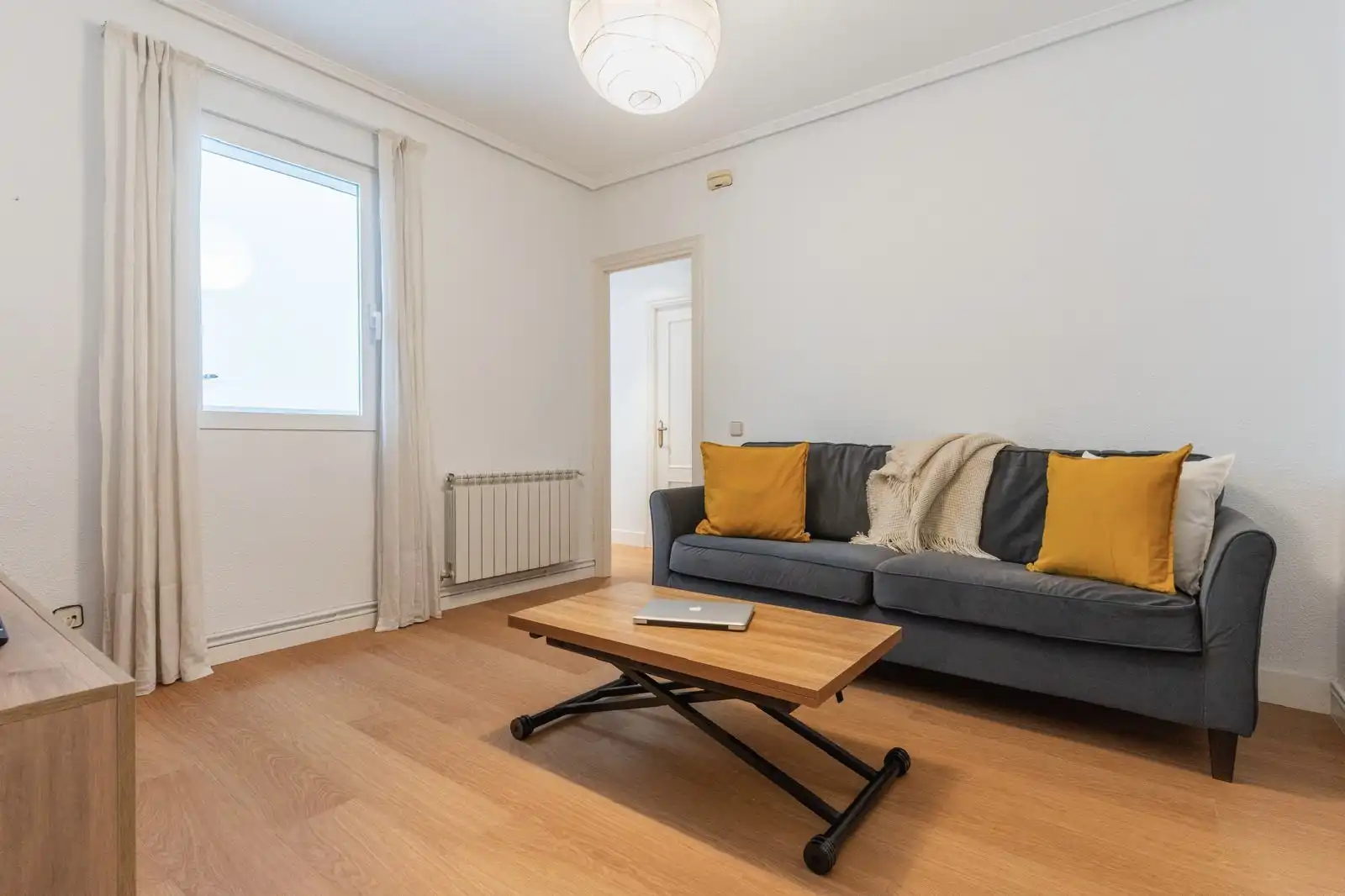 Sala de estar de Piso de alquiler en  Madrid Capital