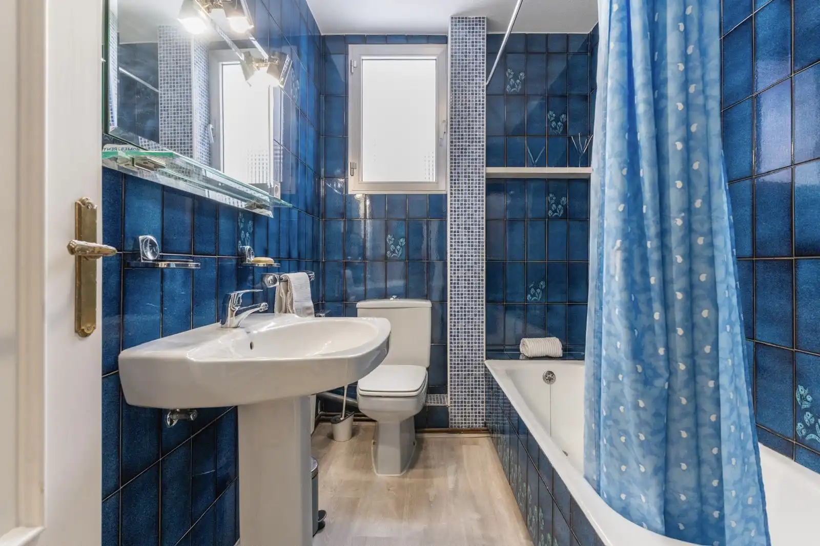 Baño de Piso de alquiler en  Madrid Capital