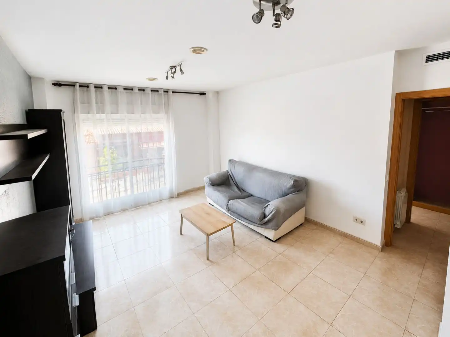 Piso en venta en Avenida San Francisco, 15, Cobeja Sala de estar de Piso en venta en Cobeja con Aire acondicionado y Balcón