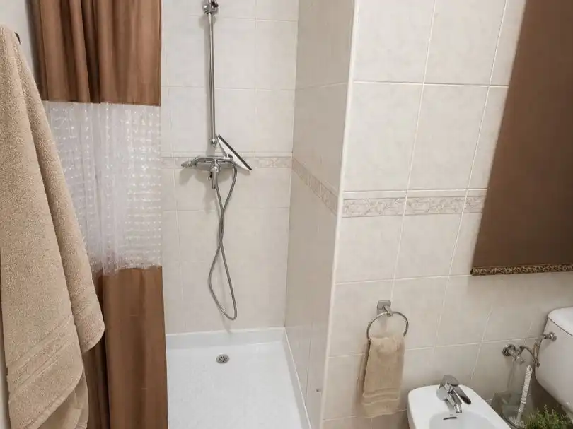 Piso de alquiler en Calle Hernán Cortés, 4, Viator Baño de Piso de alquiler en Viator con Aire acondicionado, Calefacción y Trastero