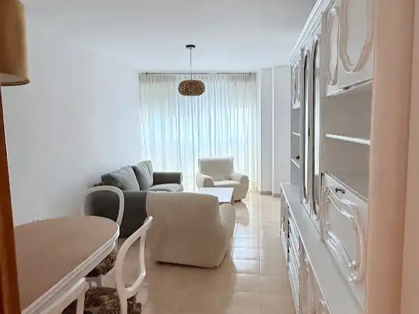 Wohnung zur Miete in Plaza Curtidores, 5, San Bartolomé - Millán de Priego Wohnzimmer von Wohnung zur Miete in Jaén Capital mit Balkon