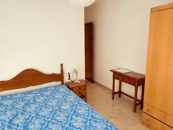 Wohnung zur Miete in Plaza Curtidores, 5, San Bartolomé - Millán de Priego Schlafzimmer von Wohnung zur Miete in Jaén Capital mit Balkon