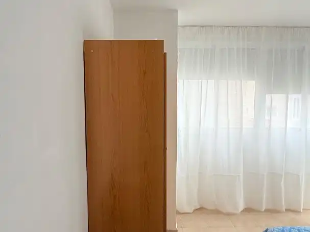Wohnung zur Miete in Plaza Curtidores, 5, San Bartolomé - Millán de Priego Schlafzimmer von Wohnung zur Miete in Jaén Capital mit Balkon