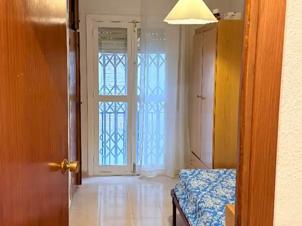 Wohnung zur Miete in Plaza Curtidores, 5, San Bartolomé - Millán de Priego Schlafzimmer von Wohnung zur Miete in Jaén Capital mit Balkon