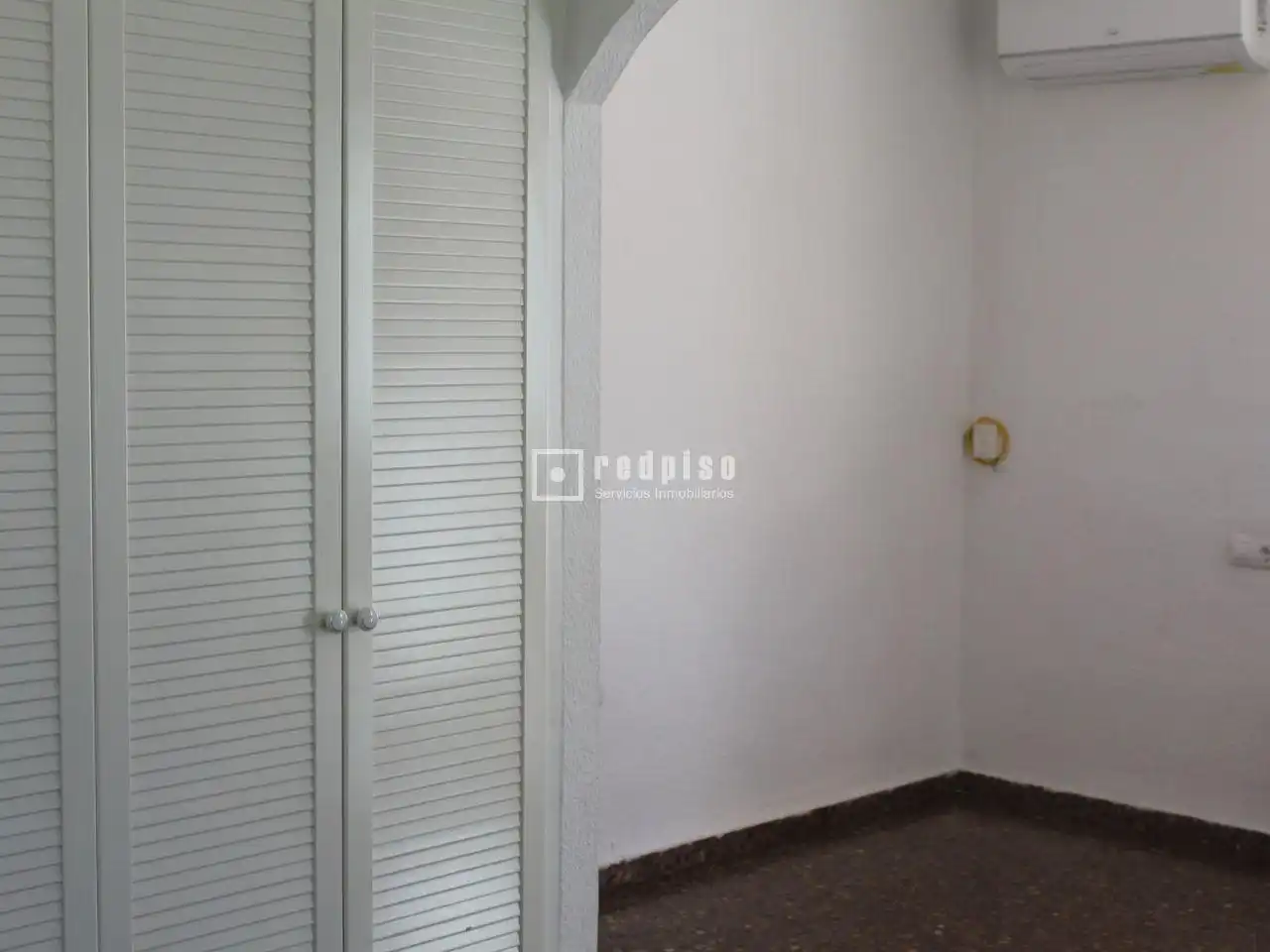 Habitación de Casa adosada de alquiler en Manises con Aire acondicionado, Calefacción y Parquet
