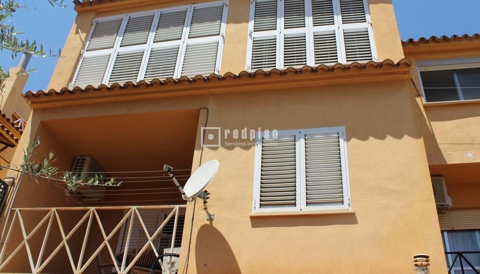 Einfamilien-Reihenhaus zur Miete in Carrer de Juan Vilar Arenes, 7, Alameda Park, Manises - Bild 1 Foto 1 von Einfamilien-Reihenhaus zur Miete in Carrer de Juan Vilar Arenes, 7, Alameda Park, Manises