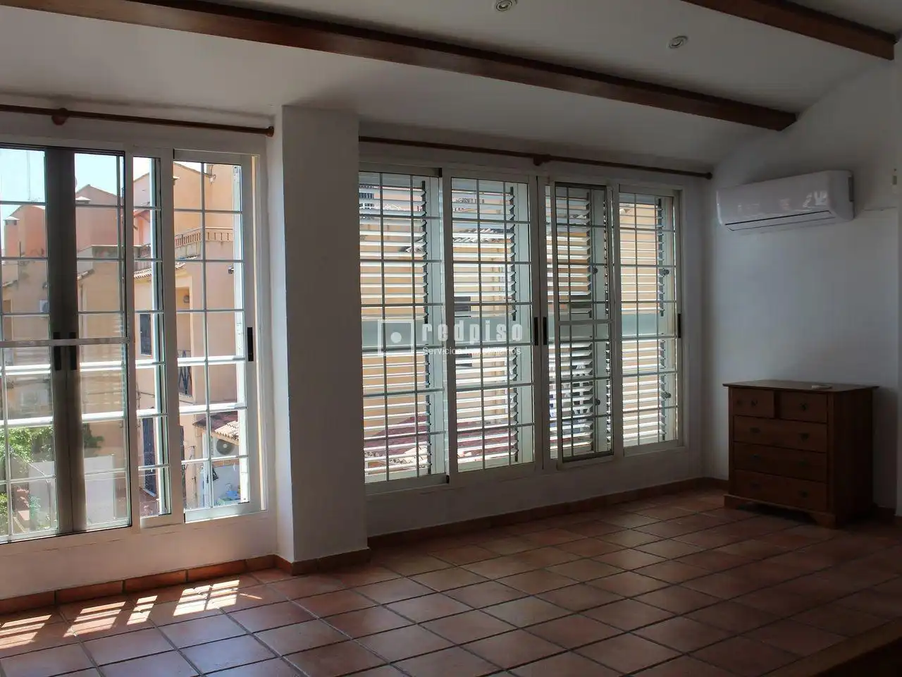 Casa adosada de alquiler en Manises con Aire acondicionado, Calefacción y Parquet