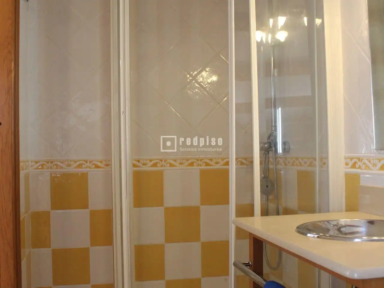 Baño de Casa adosada de alquiler en Manises con Aire acondicionado, Calefacción y Parquet