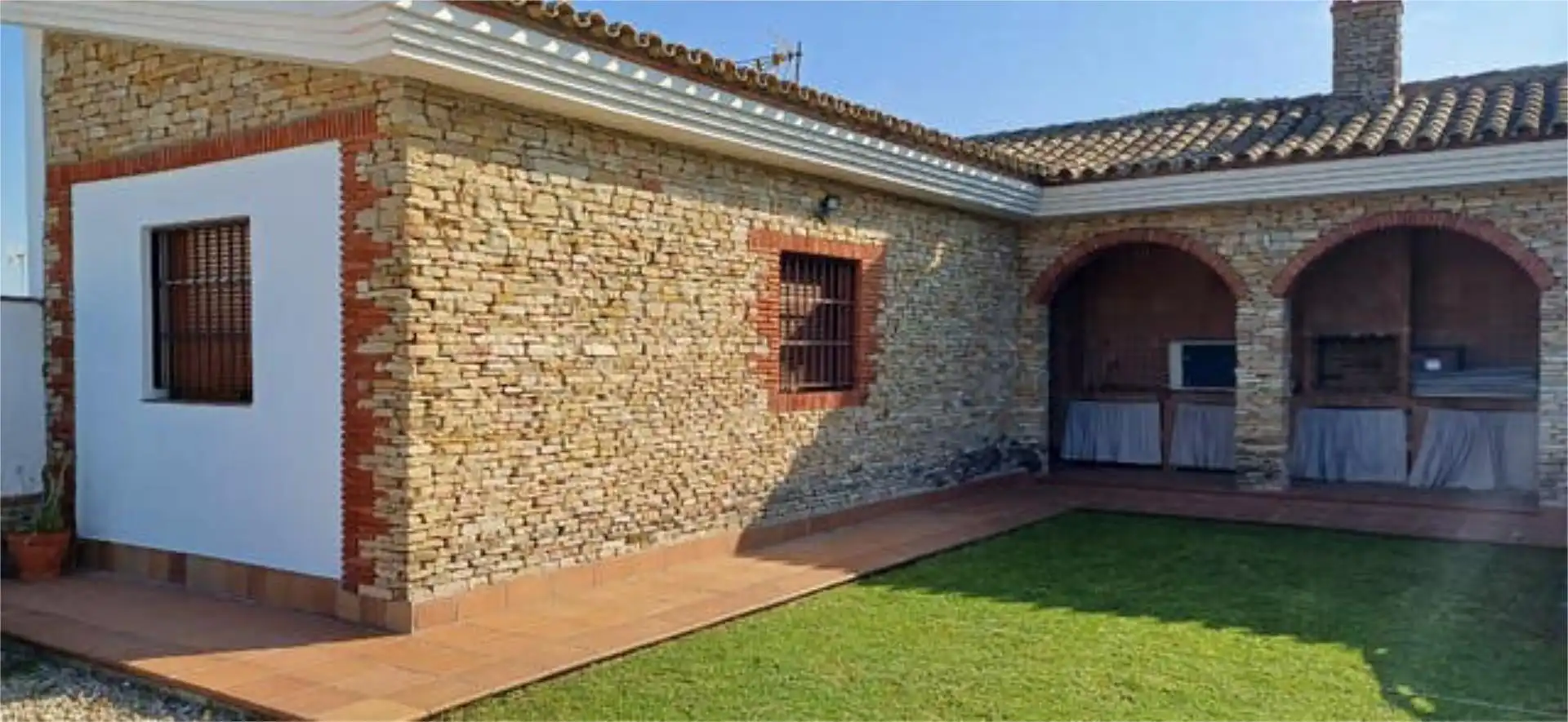 Vista exterior de Apartamento de alquiler en Chiclana de la Frontera con Jardín privado, Terraza y Piscina