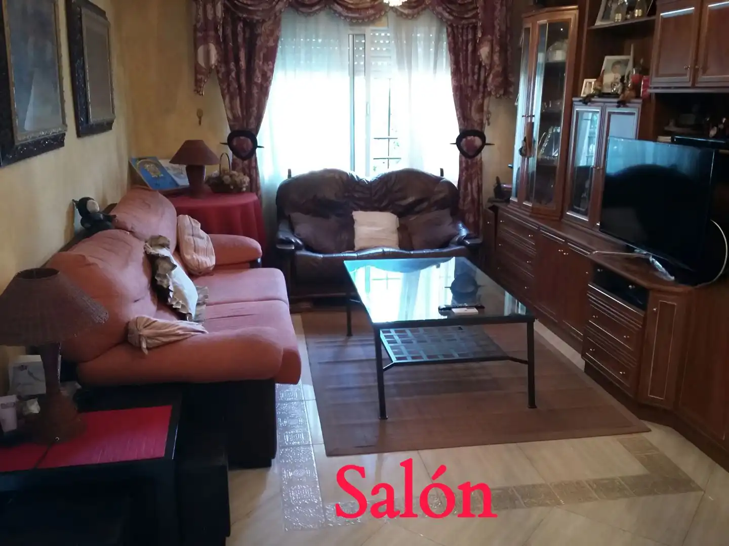 Sala de estar de Casa adosada en venta en Olías del Rey con Aire acondicionado, Terraza y Balcón