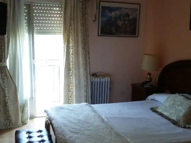Habitación de Casa adosada en venta en Olías del Rey con Aire acondicionado, Terraza y Balcón